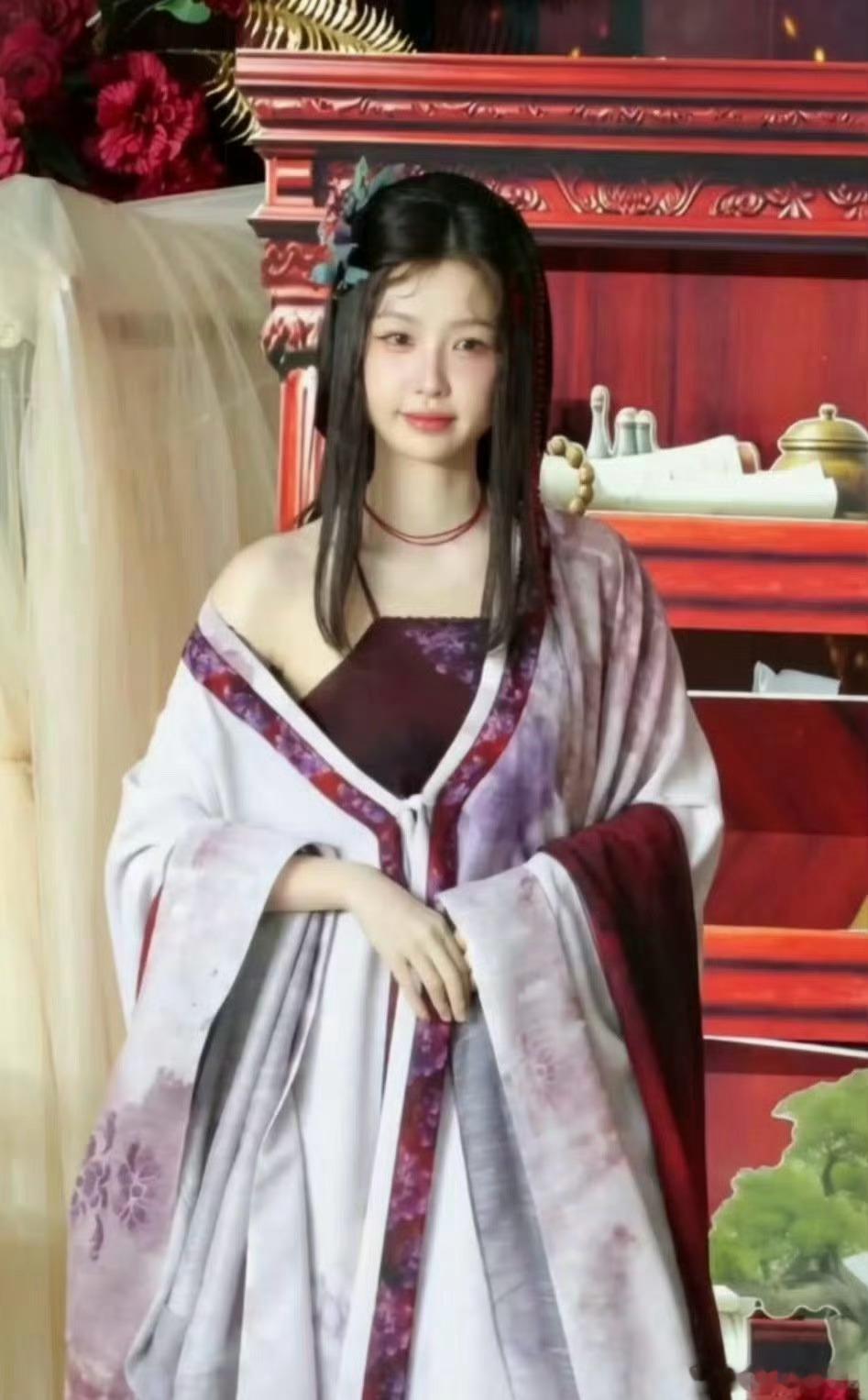 这个剧造型谁做的……短剧都不会这样穿了……