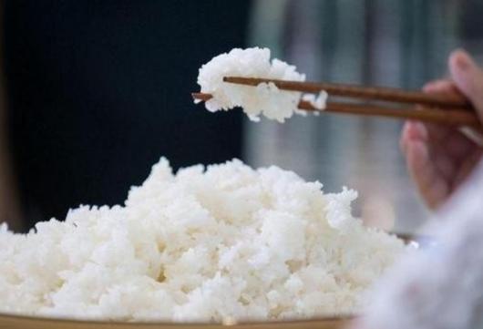 为什么欧美国家不吃米饭，而中国人喜欢吃米饭？一位外国友人体验过中国米饭之后说：他