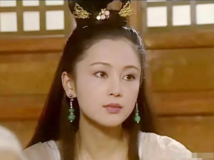 有一次，鲁豫问陈红：“你知道倪萍在她的自传《日子》这本书里，是怎么说你们的吗？”