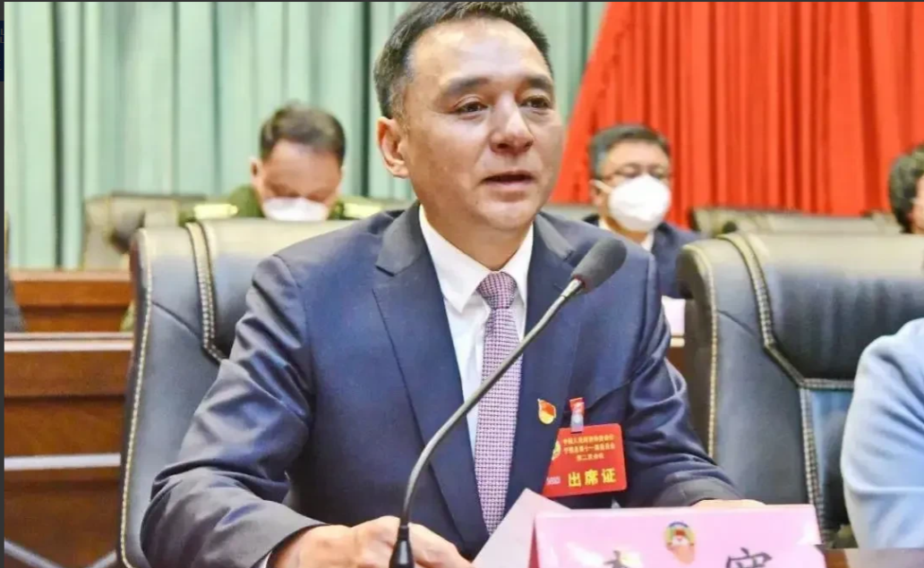 李宽，1972年生于陕西城固，初始学历和毕业院校信息没有公开，所学专业信息不详，