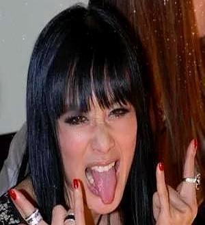 吐舌头=留女暗号？假的牢A从没说过这句话。他原话是“三通一达”，暗指