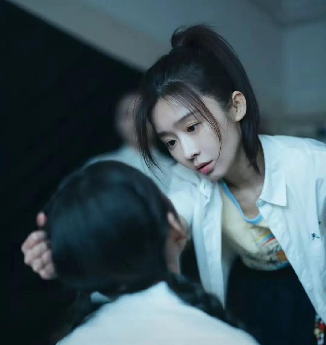 宋伊人大概没戏拍了，不是因为她不红没演技，也不是因为他没粉丝喜欢，而是因为