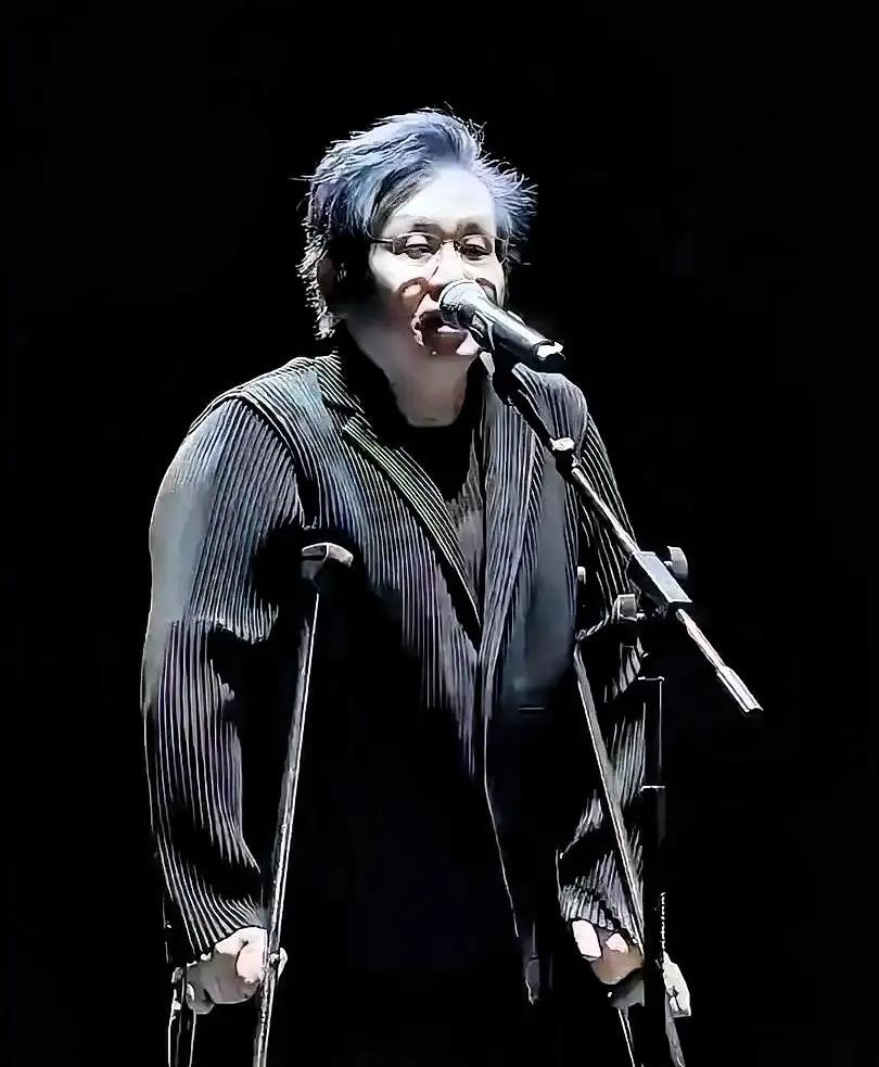 郑智化一觉醒来估计要“裂开”了！坐趟飞机竟被扒出18年前旧微博，先是说机