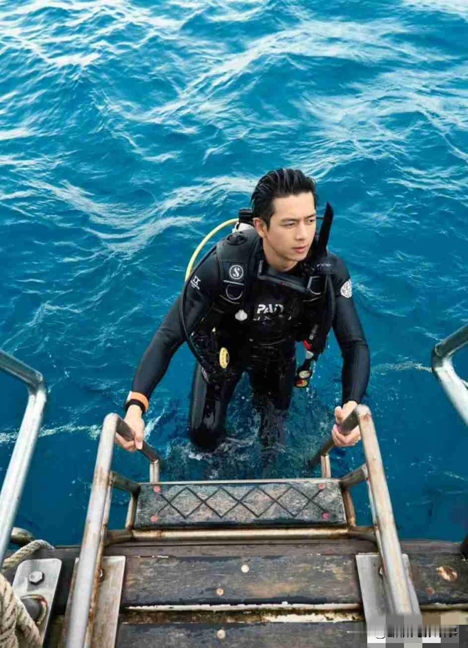 我的今日状态：😁轻松愉快我这里的天气：☀️晴天李现潜水遇“海狼风暴”，这