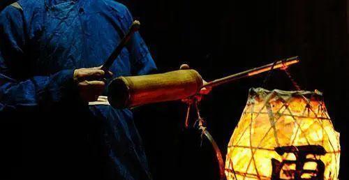 古代深夜为什么要打更，不会打扰到人睡觉吗？古人的智慧令人折服。看过古装剧的人都