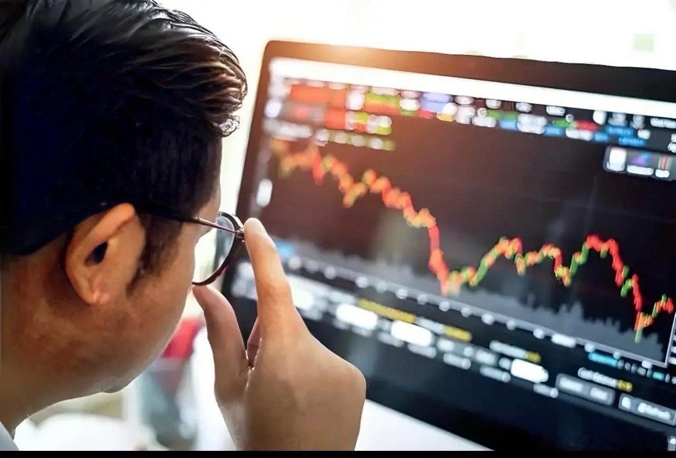 炒股，十年如一日。炒股赚钱，讲究的是一种态度，一种境界，不要急于求成。戒骄戒躁，