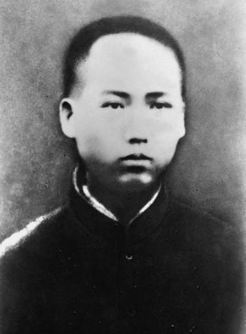 毛主席13岁时，临场发挥脱口而出的一首诗。“来，即兴赋诗一首！”老师一指院中