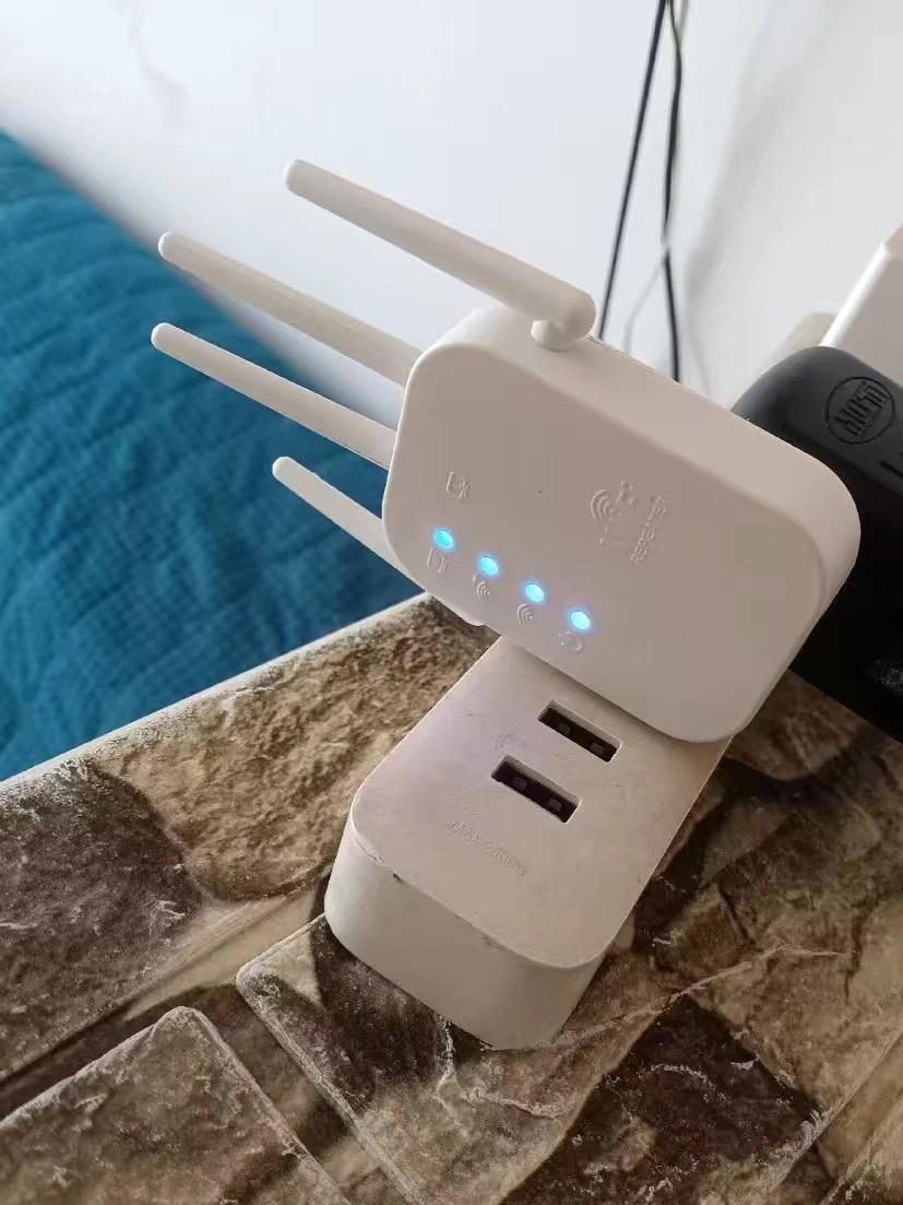 买了个寂寞！我大概就只是买了点塑料罢了！朋友圈里有网友吐槽，他买了个WiFi