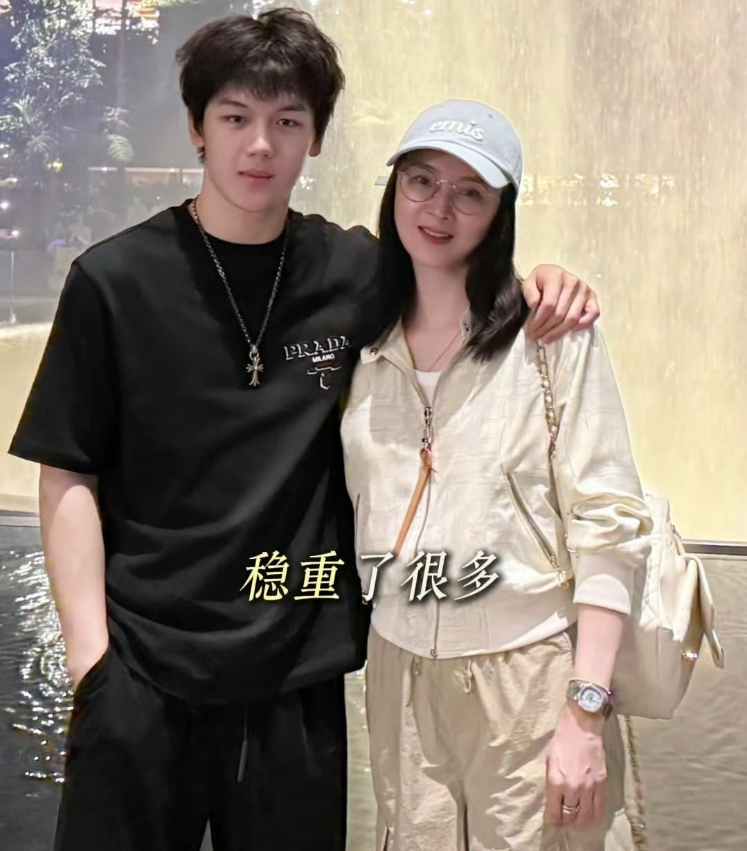 从“小霸王”到北大保送生，王艳儿子逆袭秘诀：不是砸钱，是换方法当年在节目里敢