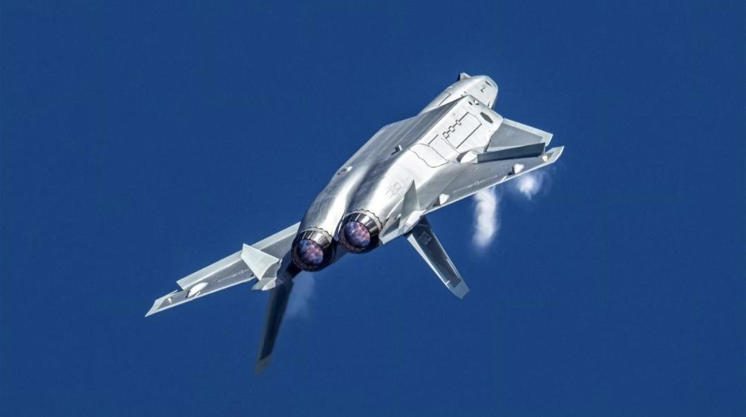 委内瑞拉有石油，格陵兰岛有稀土，幸运的是，我们有歼20、DF61。我们是