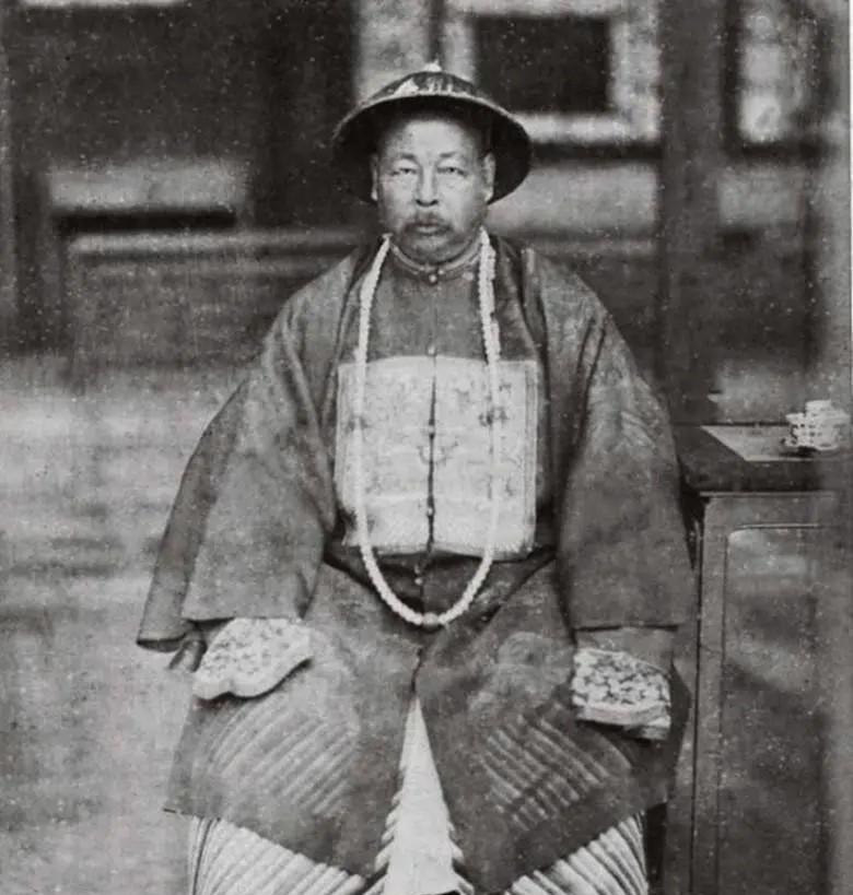 1812年冬，左宗棠和他三姑家一个儿子同时出生，由于两家关系亲密，于是便找了一位