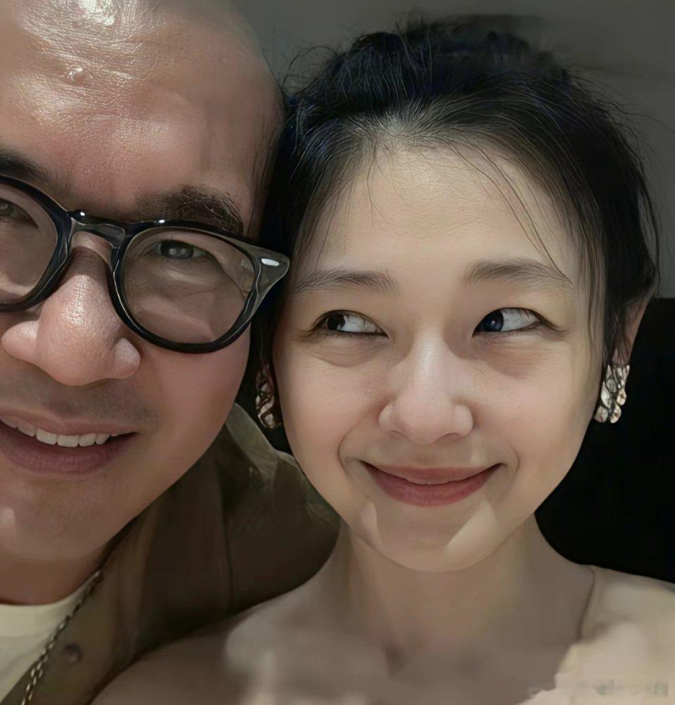 具俊晔发声澄清没拿大S珠宝，手里唯一遗物是20年前大S送给他一把梳子。​可大S那
