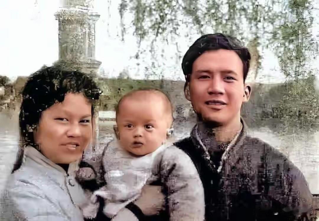 马云从小到大几乎一个长相，然而他的财富却是几何级的增长，从阿里巴巴创立到美国