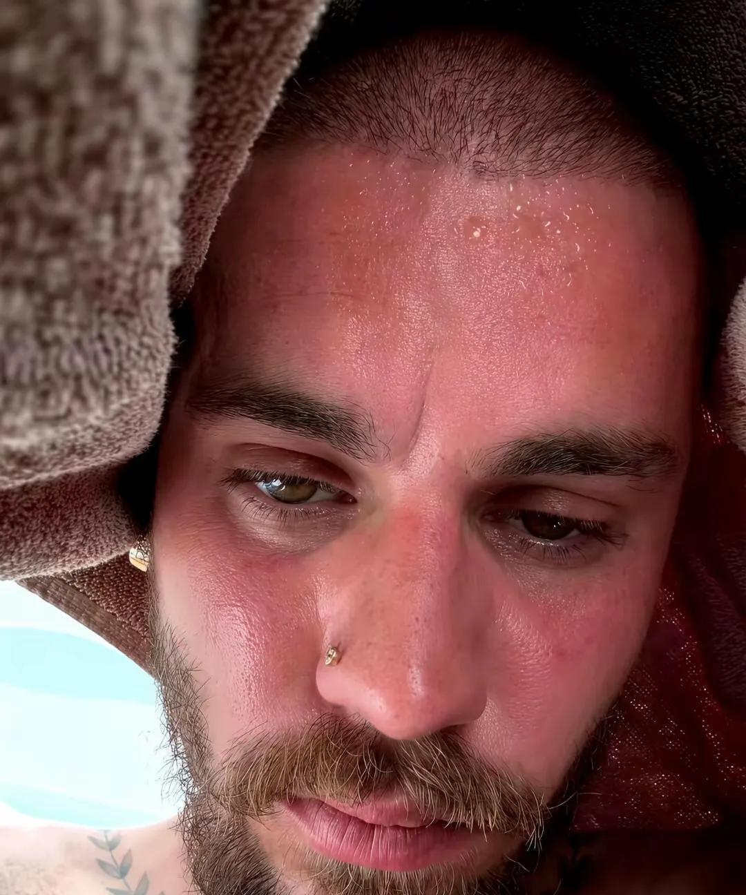 比伯真的好惨啊，这些年到底经历了什么啊！吹牛老爹真是个恶魔！这样的花样男孩未成