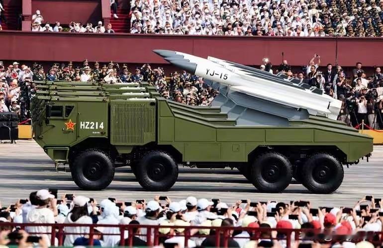 中国海军舰艇超350艘、总吨位317万吨，有辽宁舰、山东舰、福建舰3艘航母，第四