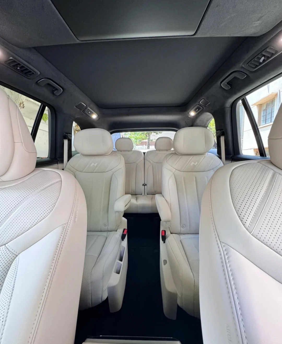 这两天去试驾了一下乐道L90，来聊聊感受1️⃣外观：一眼看过去就是大气、沉稳，有