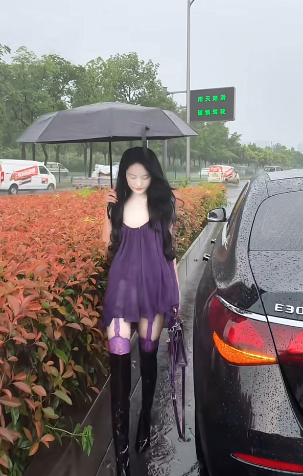 闺蜜买的鞋子可以当水鞋用了