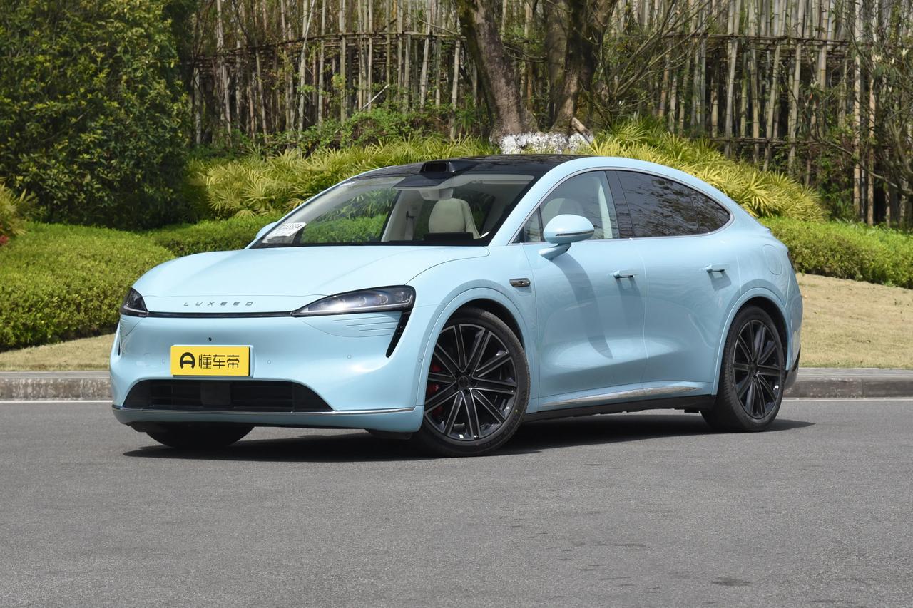 智界R7，为什么达不到问界M7的高度？两个车配置几乎一样，智界R7尺寸稍微小