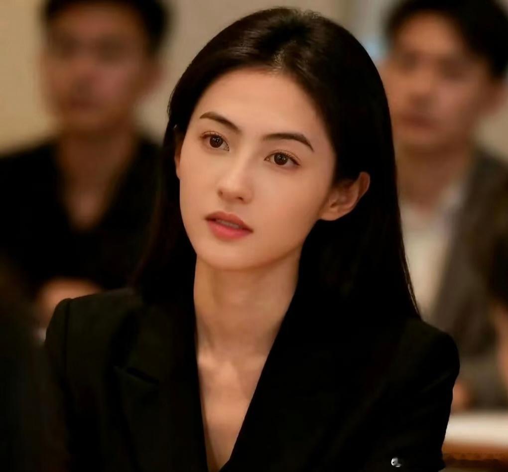 张柏芝不愧是上天赏吃的漂亮饭，她就是天生的明星，超绝骨相顶级建模脸外加与生俱来的