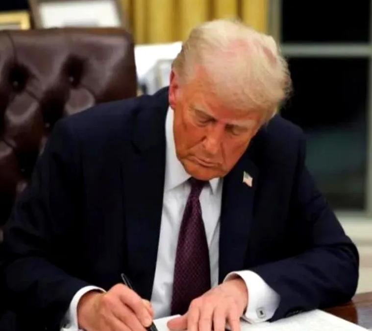 美国联邦通信委员会，刚扔出来一个提案。一刀切，禁止所有中国实验室，给准备进入