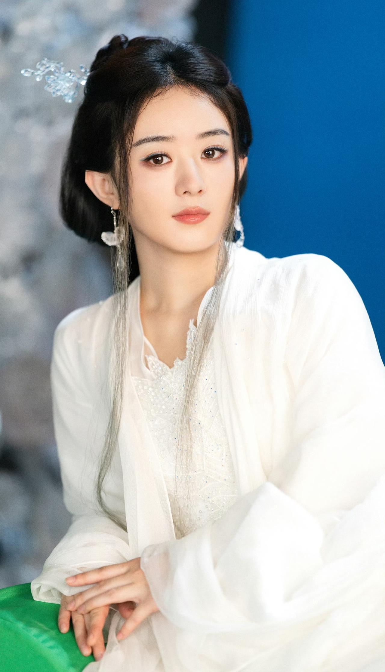 38岁演古偶被群嘲？导演说她这张脸才是终极王牌。赵丽颖在《逍遥》里演碎梦仙君