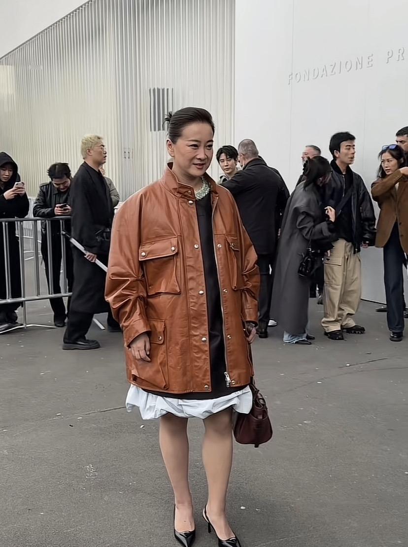 贾玲瘦了50斤没反弹，不是靠自律，是靠“钞能力”。她采访里说漏了嘴。维持这状