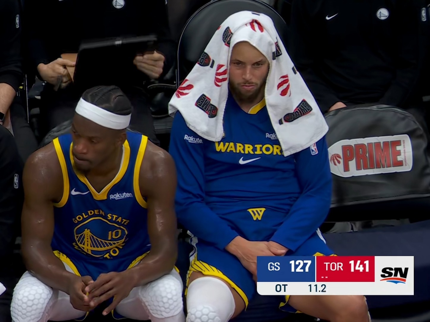 库里拿了39分，如果你有看比赛过程，前面库里发挥真的很好，在猛龙死贴车轮+围剿的