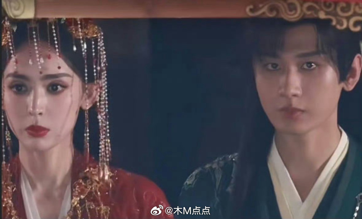 有点心疼娜扎受委屈了​​​和成在一起都变惆了。让妆吗？[笑着哭][笑着哭]
