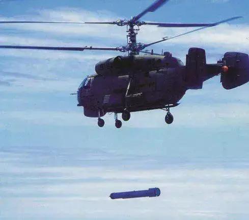越南海军装备的俄制АПР-2空射反潜导弹首次亮相，由卡28直升机空投АПР-2