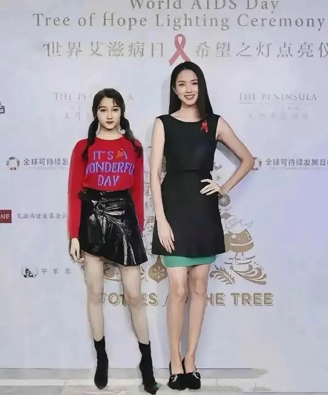 关晓彤竟然处于下风？在颜值方面：关晓彤落了下风。在身材方面：关晓彤处于劣