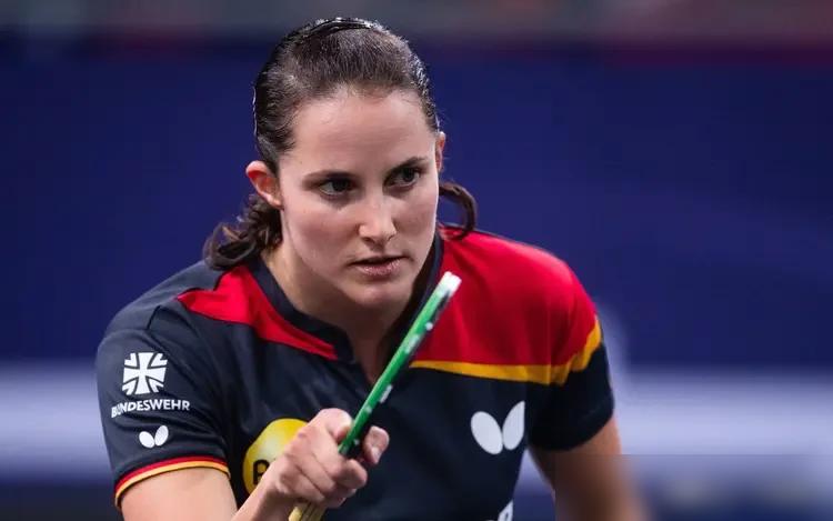 18岁的松岛辉空，根本不是在打球。他是在用世界第二的尸体，给张本智和写一封战