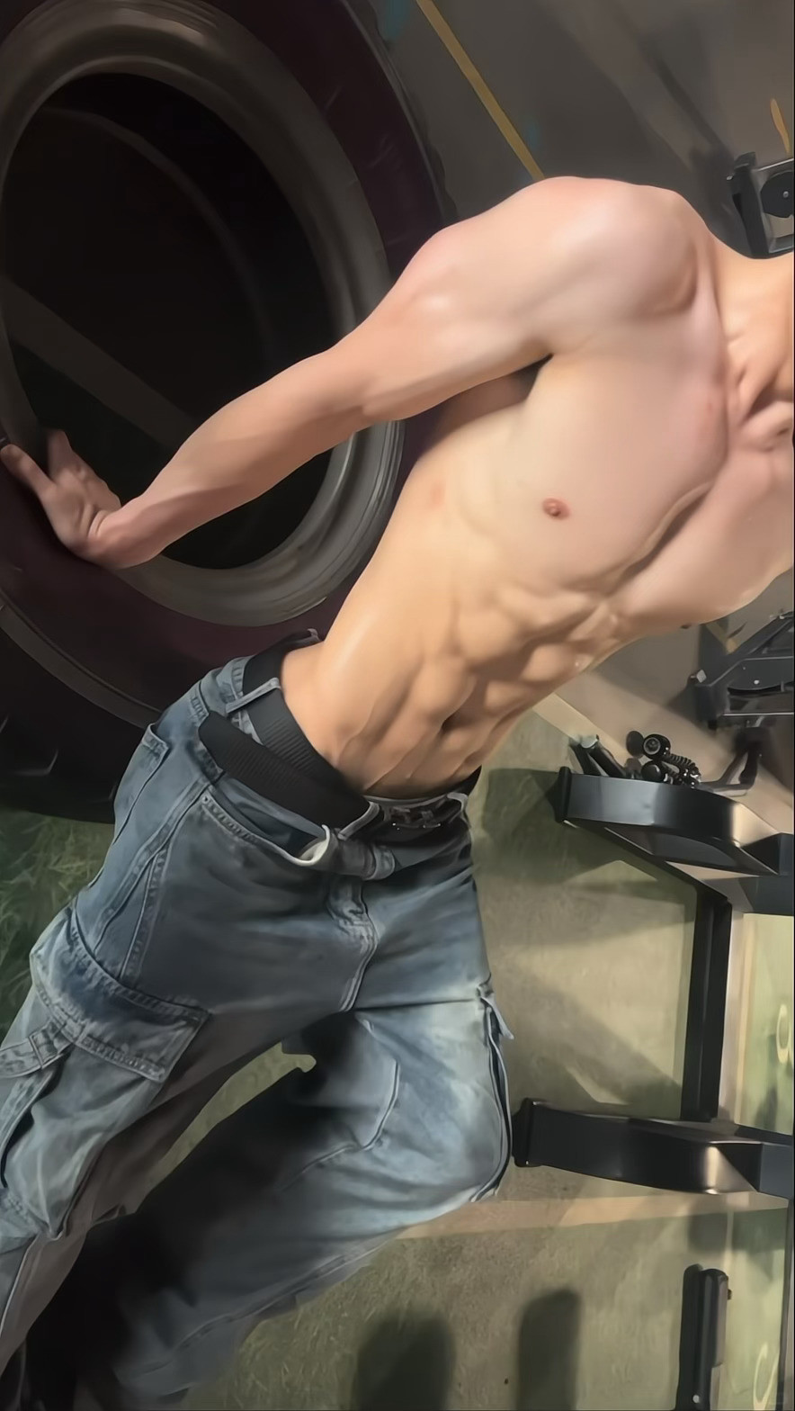 好标准的腹肌