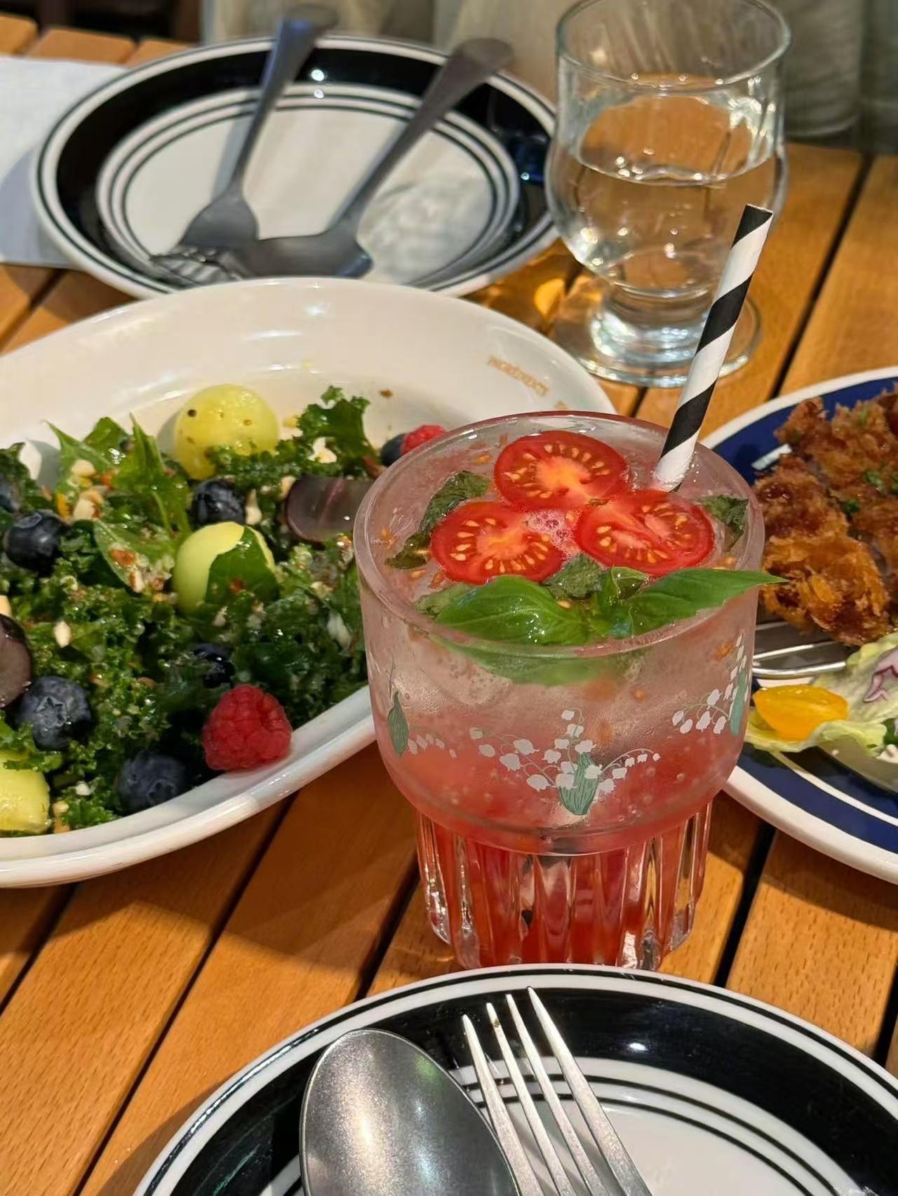 弟弟说了一句话,让我看清了婚姻的本质。昨天妈妈打电话来,说给弟弟介绍了个相亲