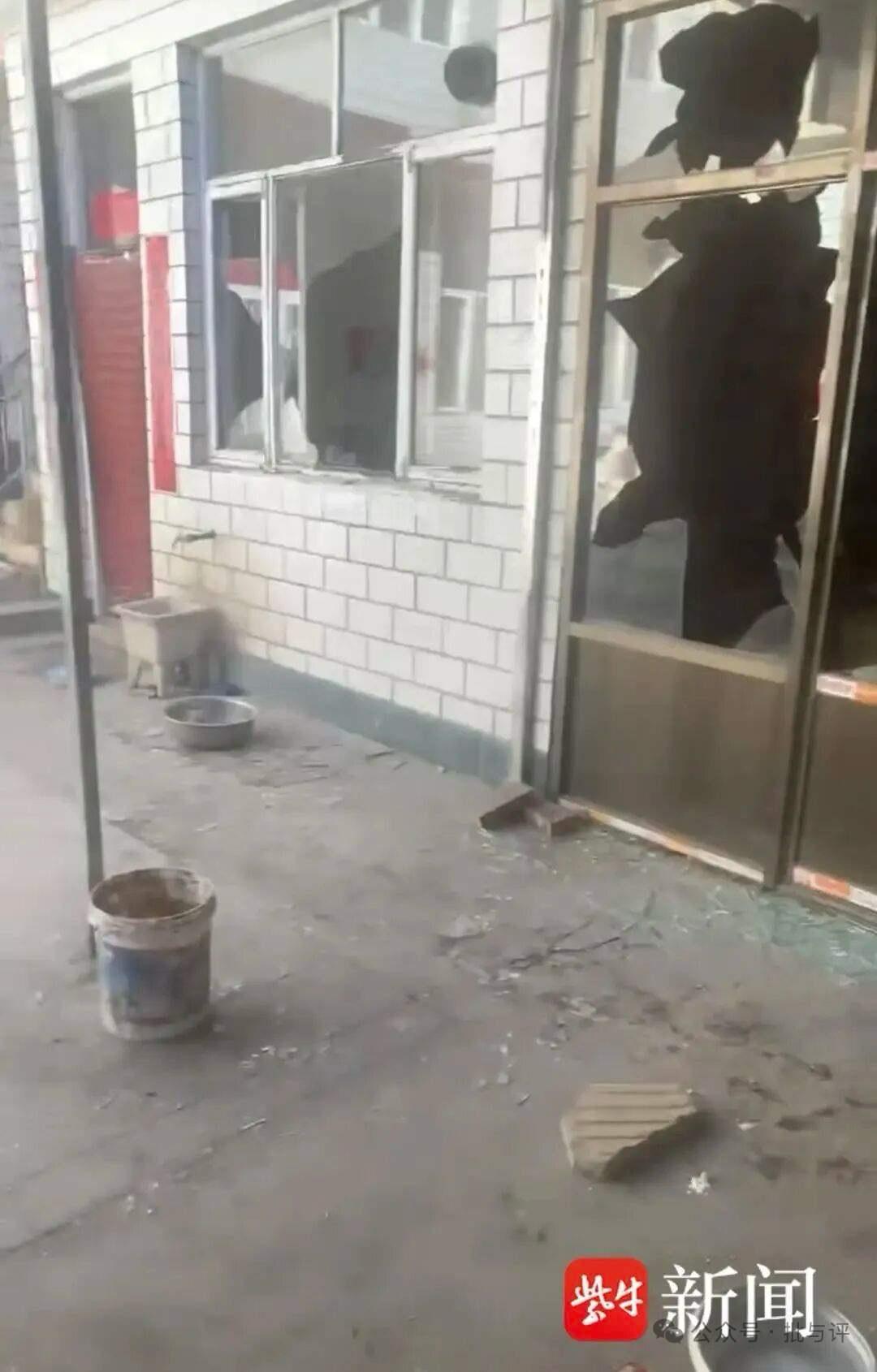 狗咬人，人打死狗，不叫正当防卫，顶多算紧急避险，但是养狗人放狗咬你，你把狗打死了