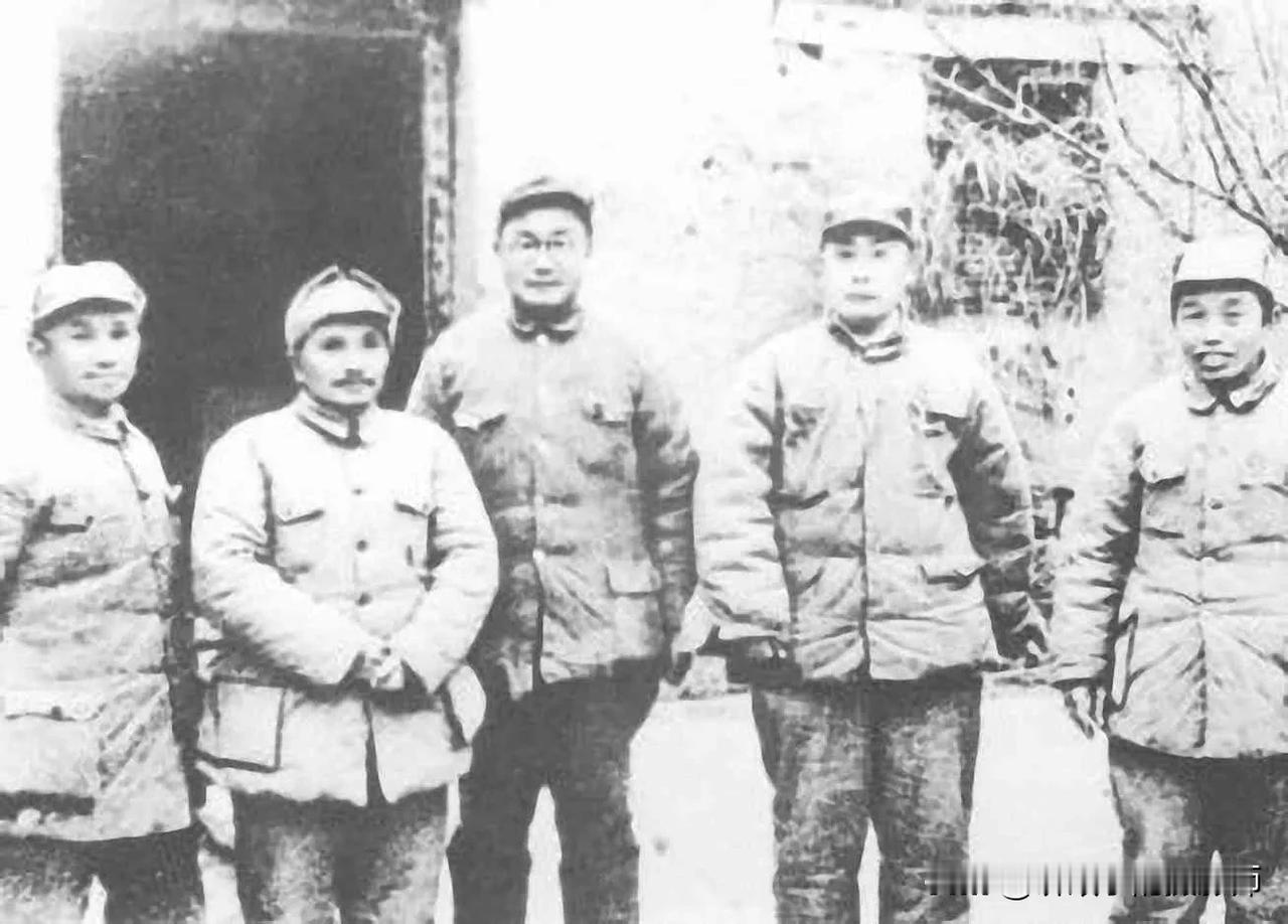 有人说“华野统归淮海战役总前委指挥，华野首长在总前委任副职，后来渡江战役也是总前