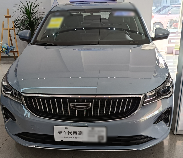 到底应该买什么车1.我对吉利帝豪这一款车其实挺满意的，因为我对车的要求不高，