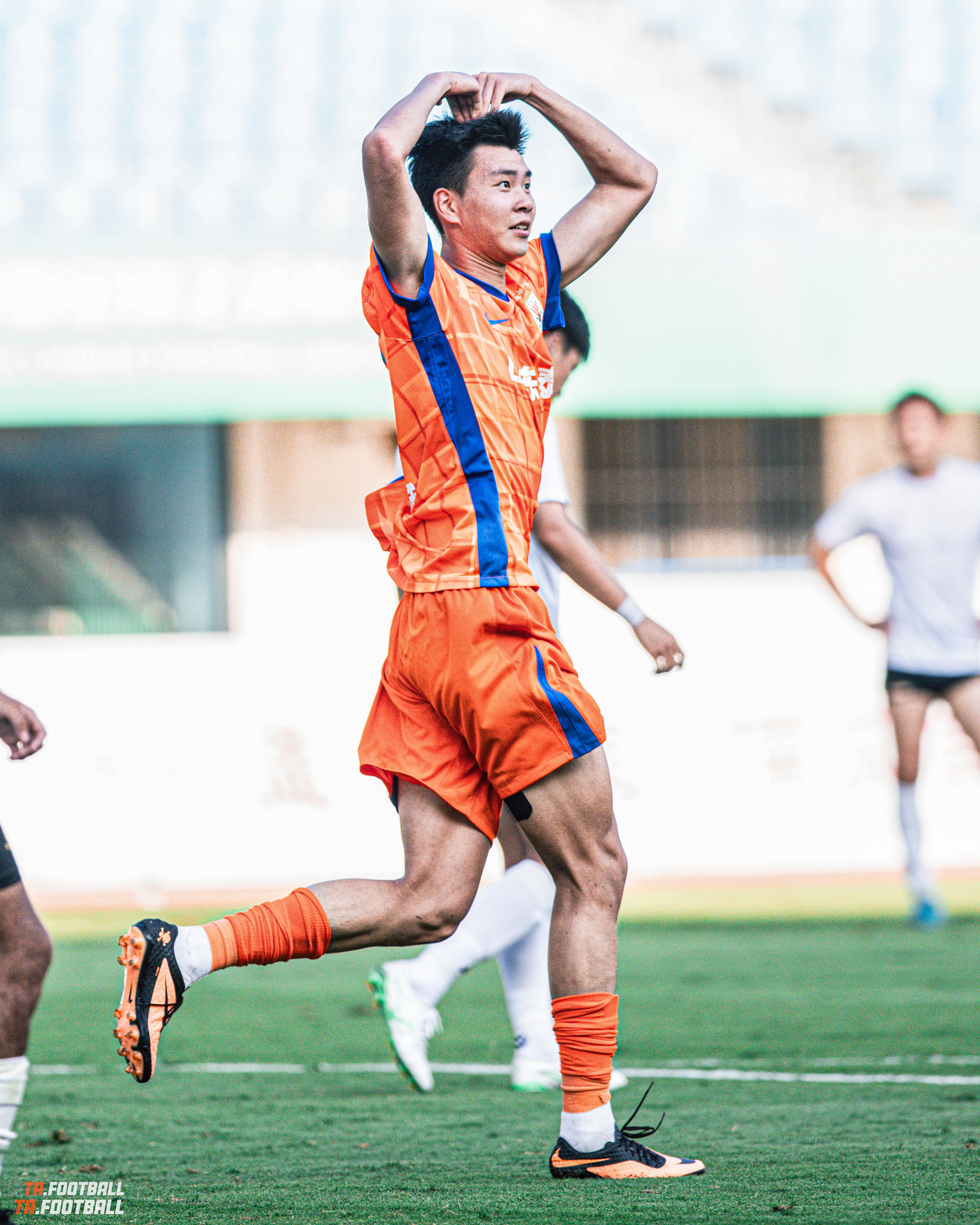 云南玉昆vs山东泰山赛前发布会🎙️宿茂臻、彭逸翔出席继彭啸、陈泽仕后第三位参