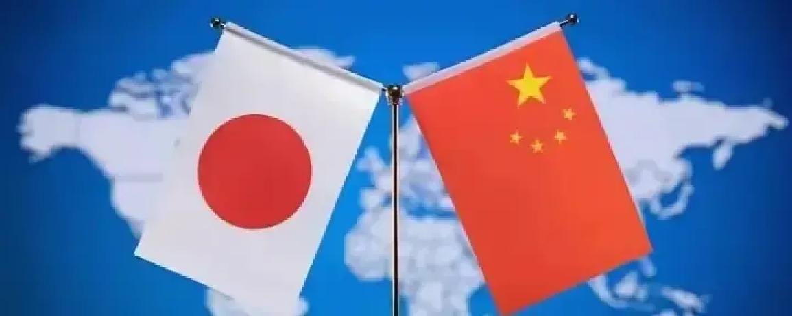 日本众议院解散，高市早苗的处境一下变了。诏书宣读时，执政党席位传出欢呼，却