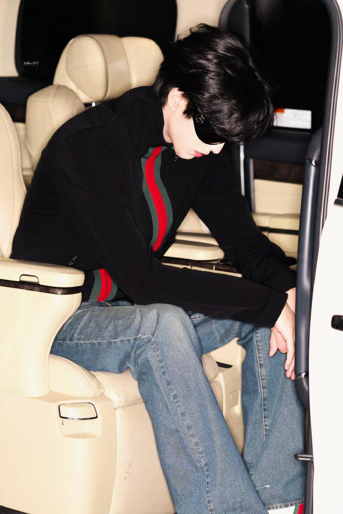 宋威龙金巧巧说宋威龙是亚洲第二帅这衣服应该给宋威龙穿宋威龙开年刊销量宋威