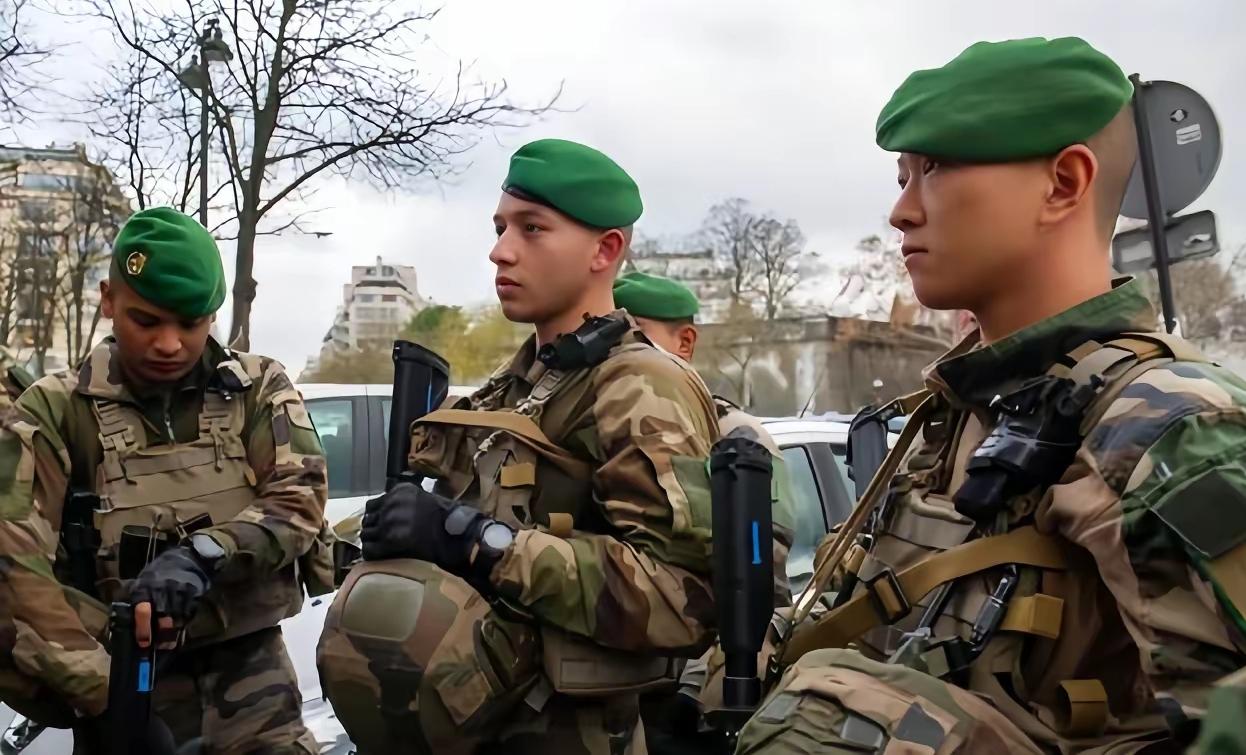 法国的外籍雇佣兵军团要进入到乌克兰,这支2000多人的部队主要想控制敖德萨,这样