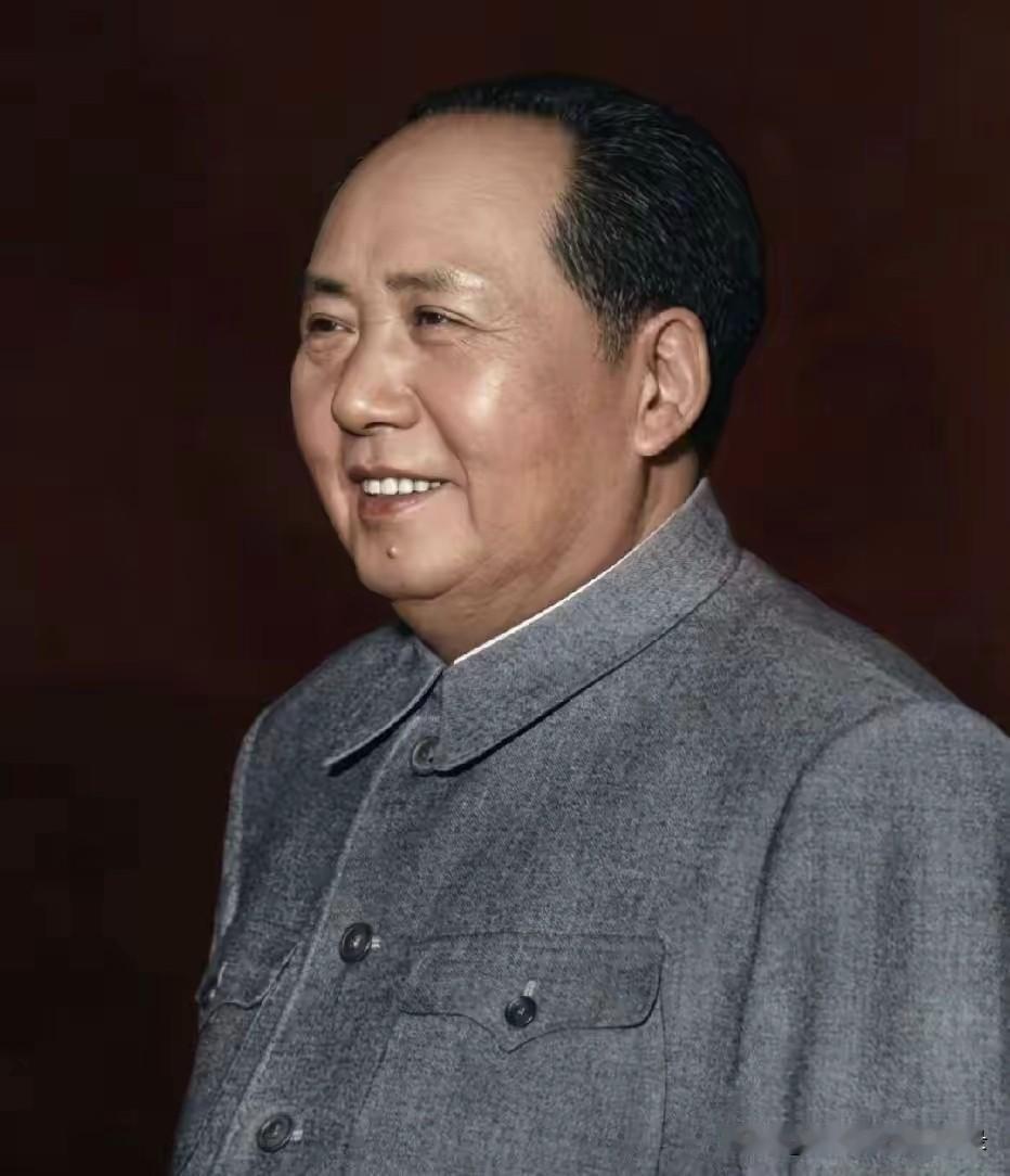 伟人音容笑貌，亲切可爱，接地气，给亿万人民带来幸福，感人至深[玫瑰][玫瑰][玫
