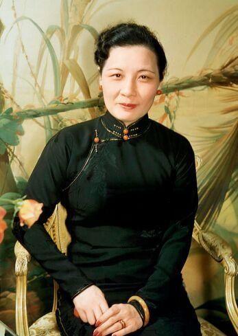 宋美龄的十个冷知识1、宋美龄曾经任民国航空委员会秘书长，当时全国人民捐款支援