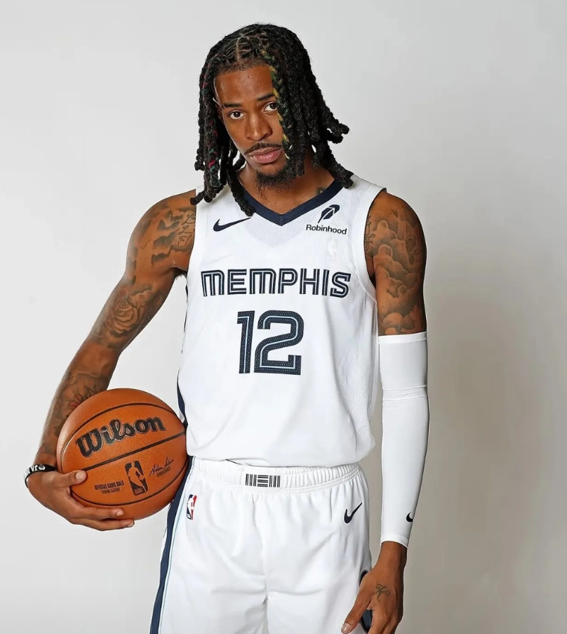 老兄我送你一句话，年轻人不要太气盛！今天灰熊18分大胜快船，然而莫兰特的正负值