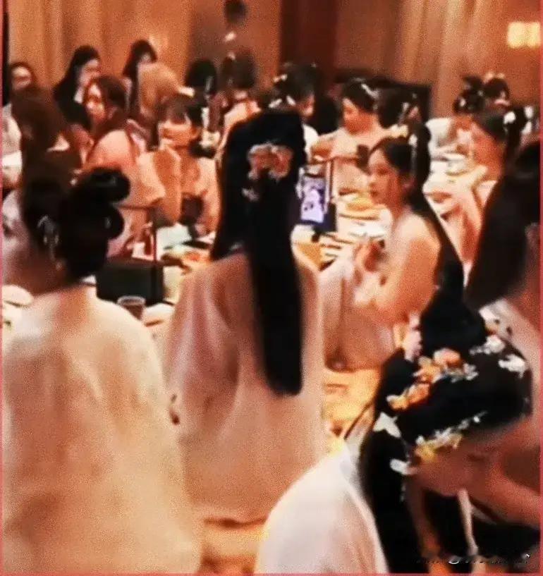 都说现在是男多女少。女子只要想嫁，不愁找不到婆家。可世事无绝对。去年某地组