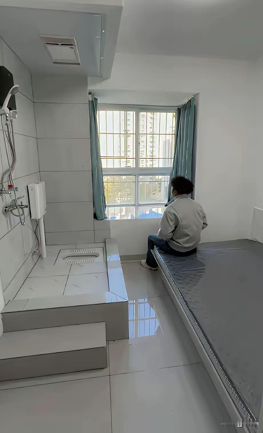 怎么会有人租房租了个监狱[捂脸哭]