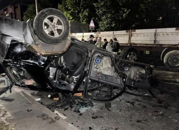 乱套了！乌克兰利沃夫街头爆发征兵骚乱，往日横行的征兵办这次踢到了铁板。以前