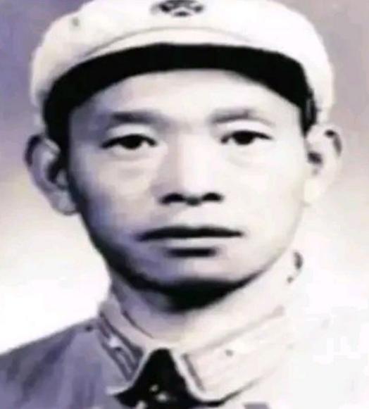1943年，晋察冀的战斗英雄宁亚川执行任务时，误杀了村民巧云，一边是军纪，一边是