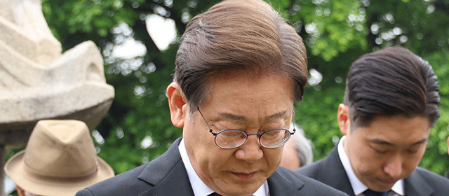 标题：李在明要实现卢武铉的梦想李在明说要继续实现卢武铉的