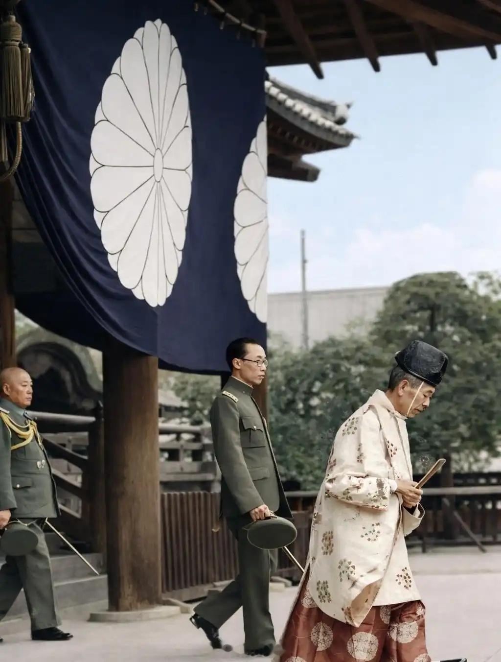 伪满洲国溥仪头像御来访观兵式纪念银章见山老照片见山钱币馆​​​
