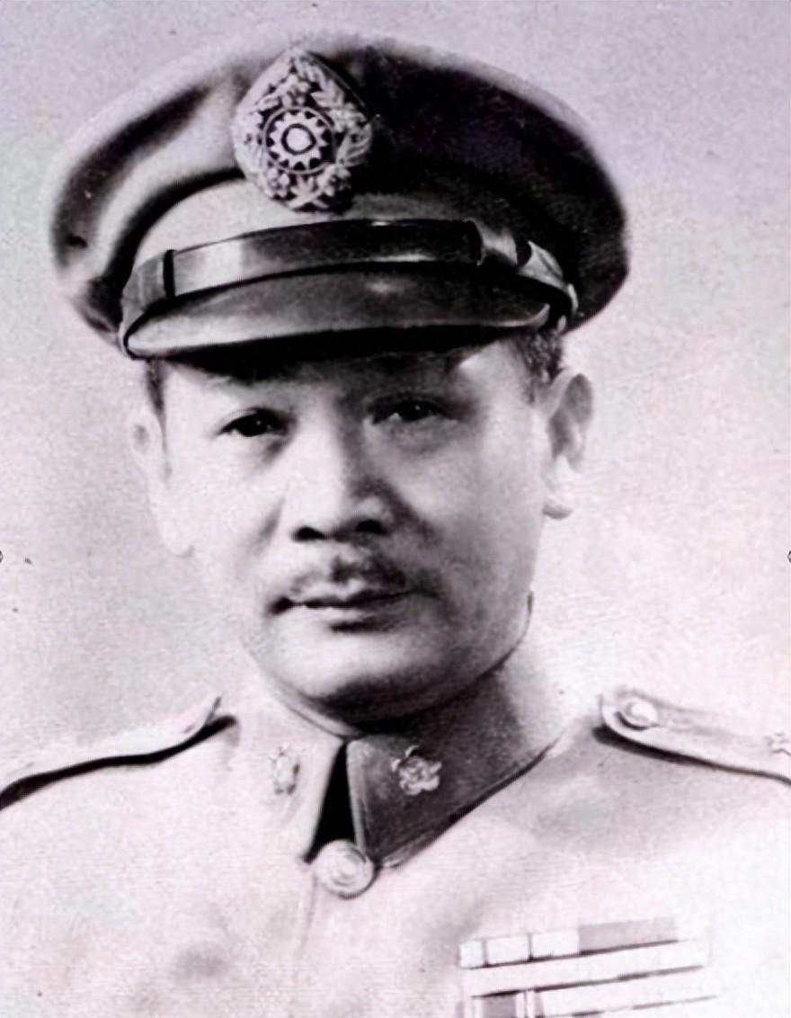 新中国成立后，周恩来多次邀请张发奎归国，张发奎坚持婉拒：我两头都不会选择去！1